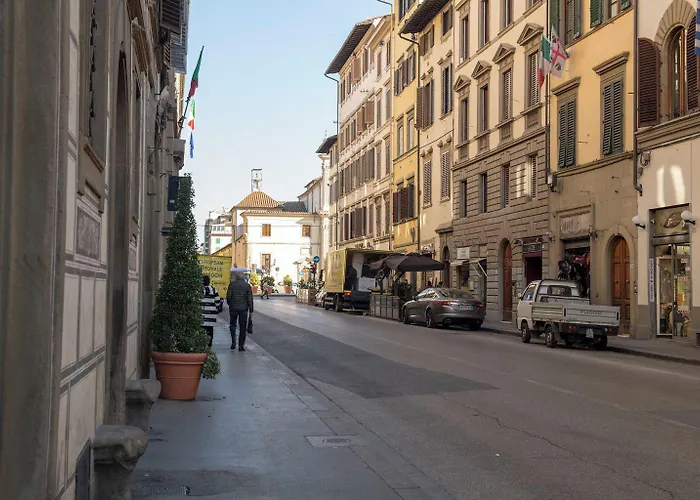 Cavour Rosa By Mamo Firenze